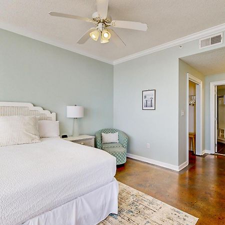 Pearl Condos Navarre Room photo